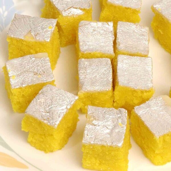0028635_2kg-pineapple-barfi-1.jpeg